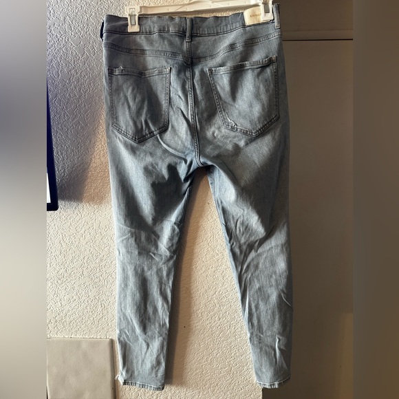 Light blue express jeans/ well worn/a loose thread on right back pocket - Picture 2 of 4